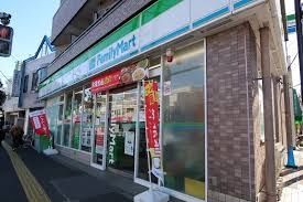 コンビニ　ファミリーマート上中里三丁目店（コンビニ）まで140m