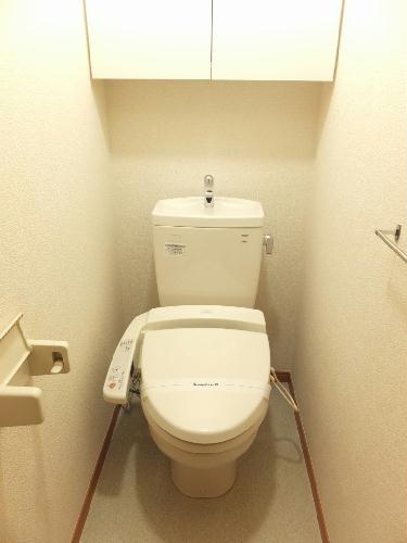 トイレ　温水洗浄便座設置済み