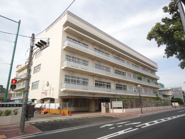 小学校　八王子市立第三小学校（小学校）まで994m