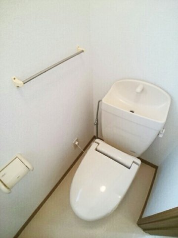 トイレ　清潔感のあるトイレです