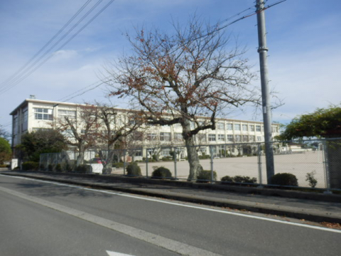 中学校　高島市立湖西中学校（中学校）まで900m