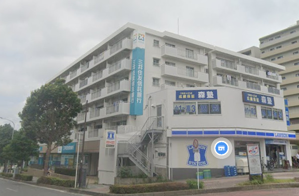 銀行　三井住友信託銀行　港南台支店（銀行）まで957m