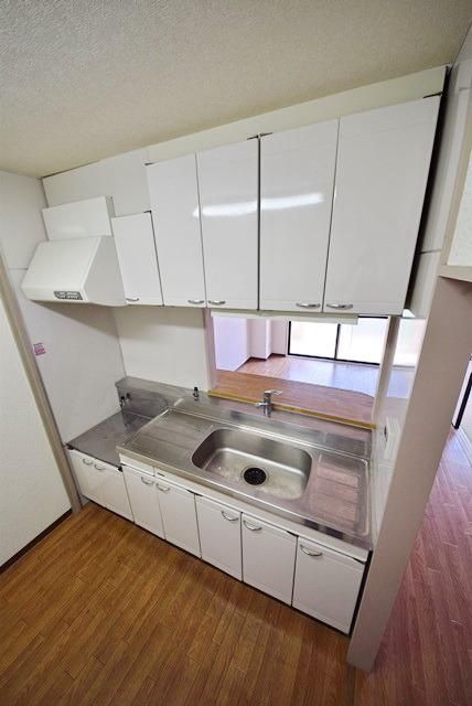 キッチン　★日当り良好！広々DK！敷地内駐車場あり！ファミリーおすす…