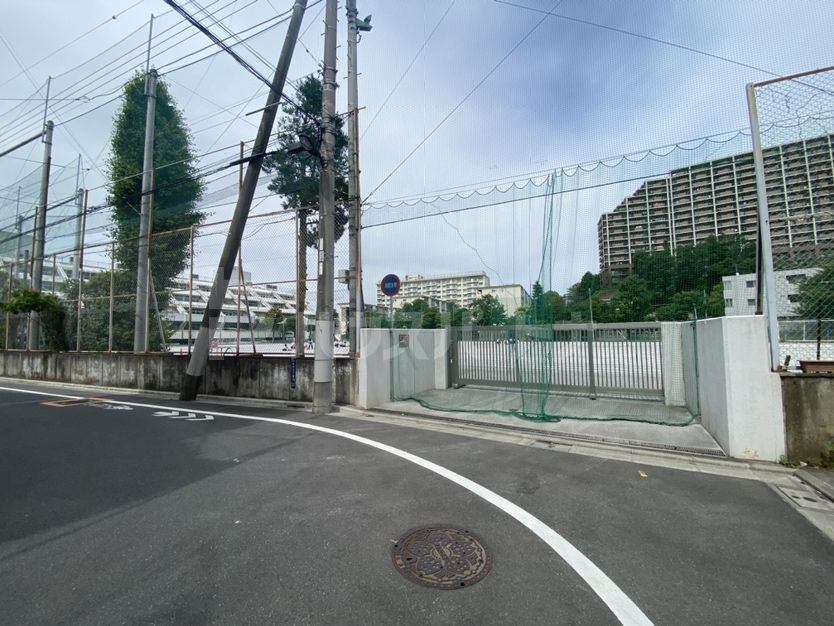 中学校　板橋区立志村第四中学校（中学校）まで720m