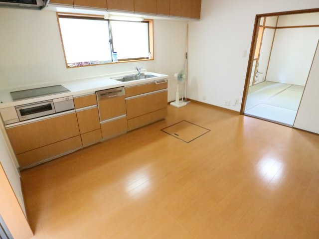 近鉄橿原線 近鉄郡山駅 徒歩8分 2階建 築46年の居間写真
