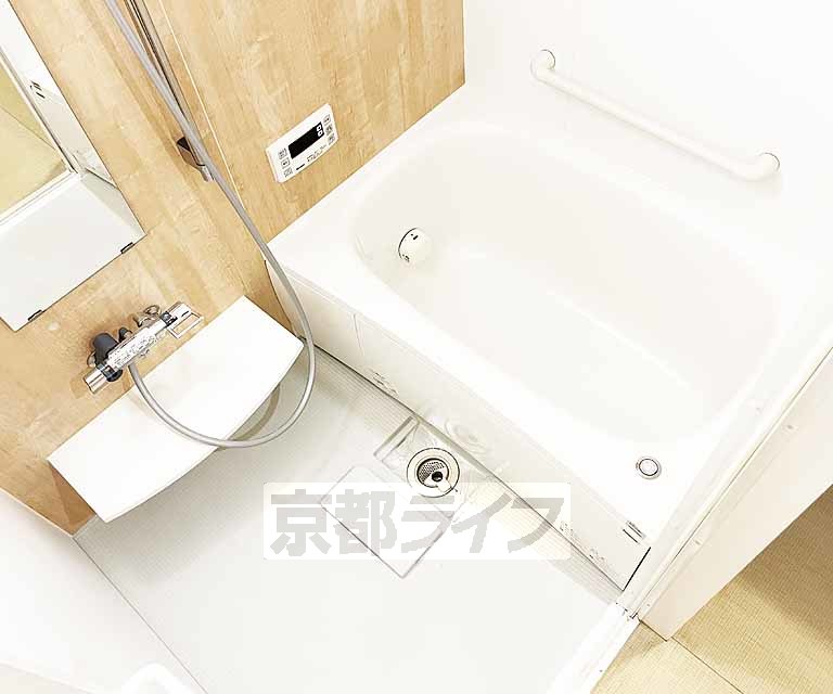 バス・シャワールーム　ゆったりくつろげるお風呂です。