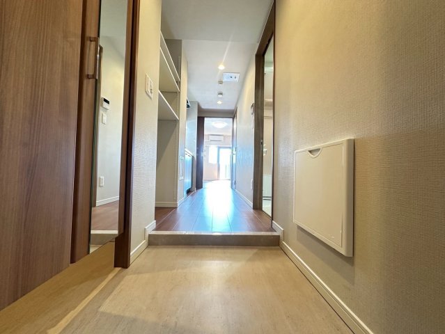 玄関　詳細は、RISUMO江坂本店までお問合せください♪