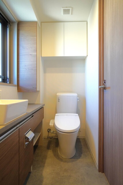トイレ　※写真は同タイプ住戸です。