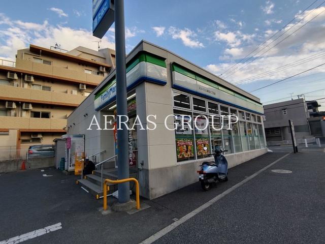 コンビニ　ファミリーマート スリーウェル新石川二丁目店（コンビニ）まで123m