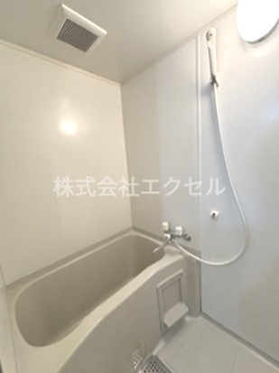 バス・シャワールーム　ゆったりと過ごせるお風呂です。