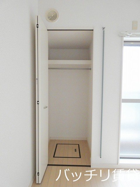 収納　同型タイプの為、現状を優先致します。