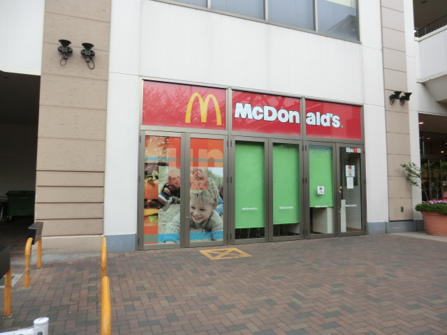 飲食店　マクドナルド つかしん店（飲食店）まで426m