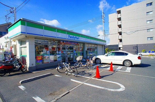 コンビニ　ファミリーマート 狭山台南店（コンビニ）まで300m