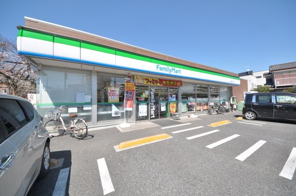 コンビニ　ファミリーマート篠崎町三丁目店（コンビニ）まで190m