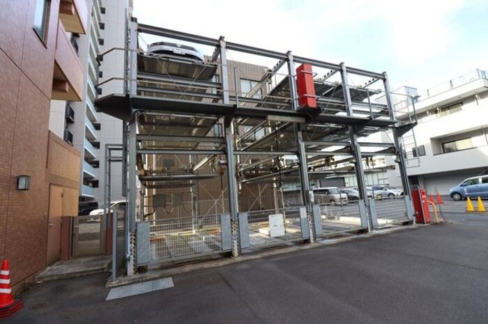 駐車場　車をお持ちの方に嬉しい駐車場付きの物件です