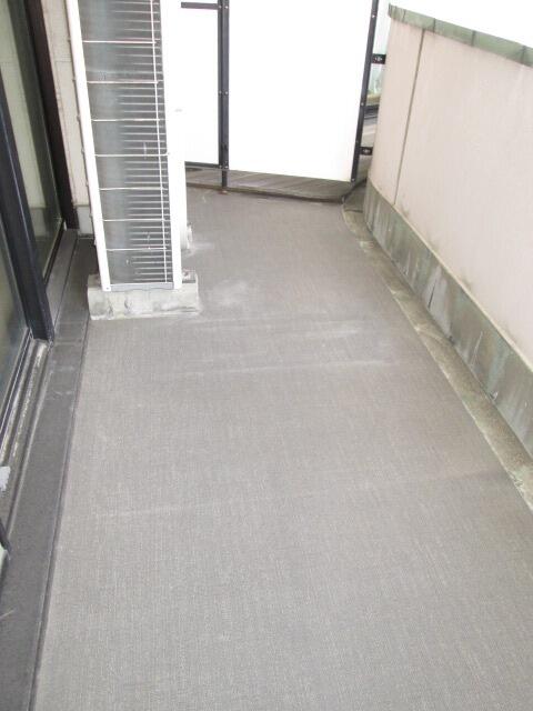 駐車場　広々バルコニー♪