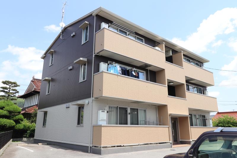 建物外観　Cube Colors　建物外観