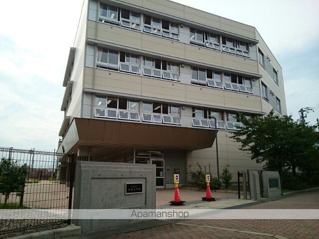 小学校　山田小学校（小学校）まで240m