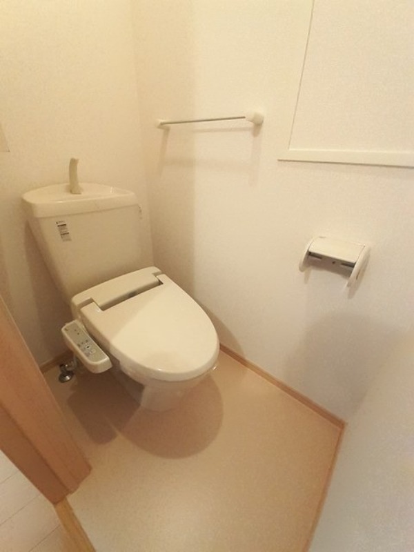 ＪＲ信越本線 北高崎駅 徒歩10分 2階建 築18年のトイレ写真