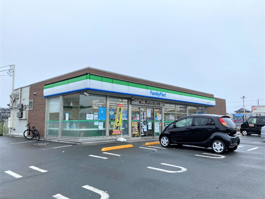 コンビニ　ファミリーマート 愛川中津店（コンビニ）まで1001m