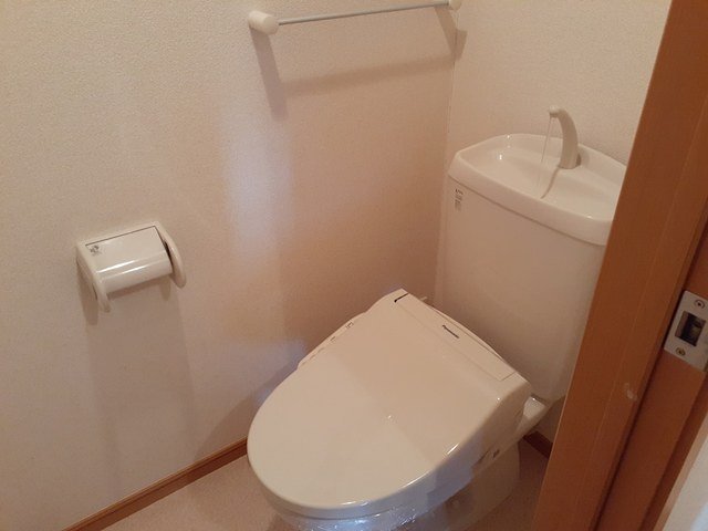 秩父鉄道 新郷駅 徒歩22分 2階建 築20年のトイレ写真