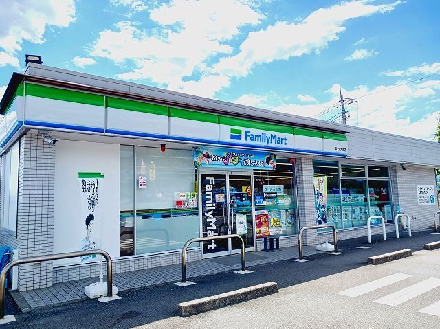 コンビニ　ファミリーマート　富士宮大岩店（コンビニ）まで450m