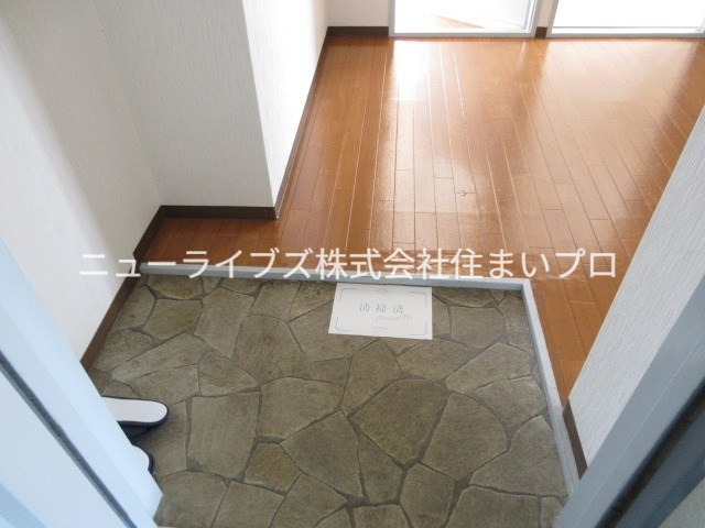 秀和ハイツ2の玄関写真