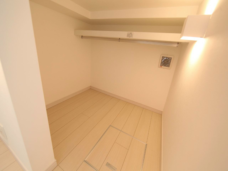 収納　ウォークインクローゼット付（収納充実してます）