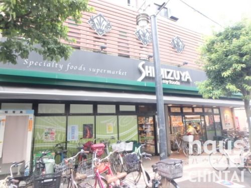 スーパー　シミズヤ烏山店（スーパー）まで725m