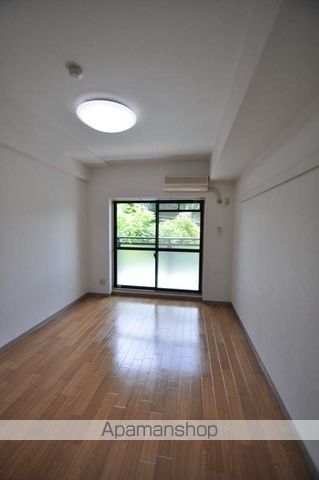 大阪モノレール彩都線 豊川駅 徒歩11分 5階建 築26年の居間写真