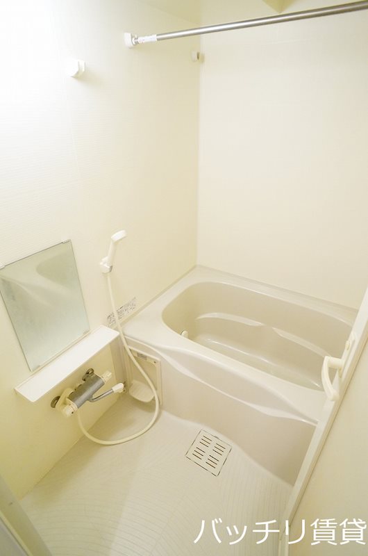 バス・シャワールーム　＊画像は別部屋の為イメージ、現状優先致します