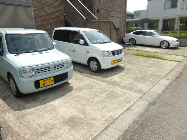 駐車場　敷地内駐車場　￥6，600-