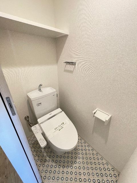 京急本線 京急蒲田駅 徒歩5分 5階建 築11年のトイレ写真