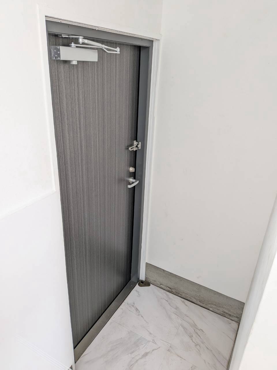 エスポワール広本町の玄関写真