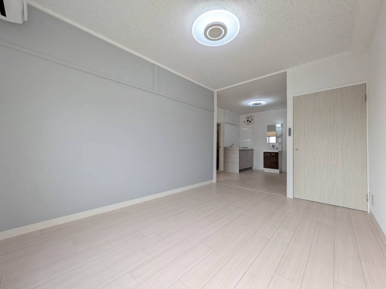 エスポワール広本町の居間写真