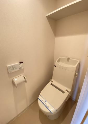 京急空港線 穴守稲荷駅 徒歩3分 13階建 築15年のトイレ写真