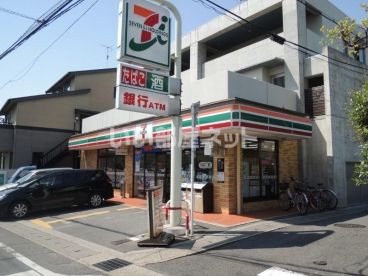 コンビニ　セブンイレブン 京阪四宮駅東店（コンビニ）まで646m