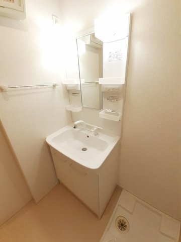 洗面設備　使いやすい洗面所です