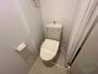 トイレ　こちらはトイレです。清潔感があり、安心して使用できます。