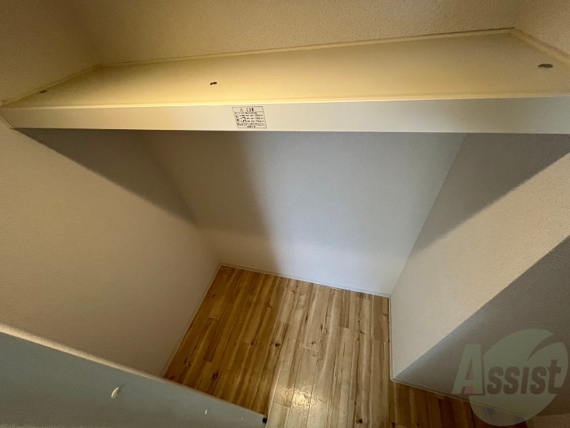 収納　寝室の収納です。部屋がすっきり片付きます。