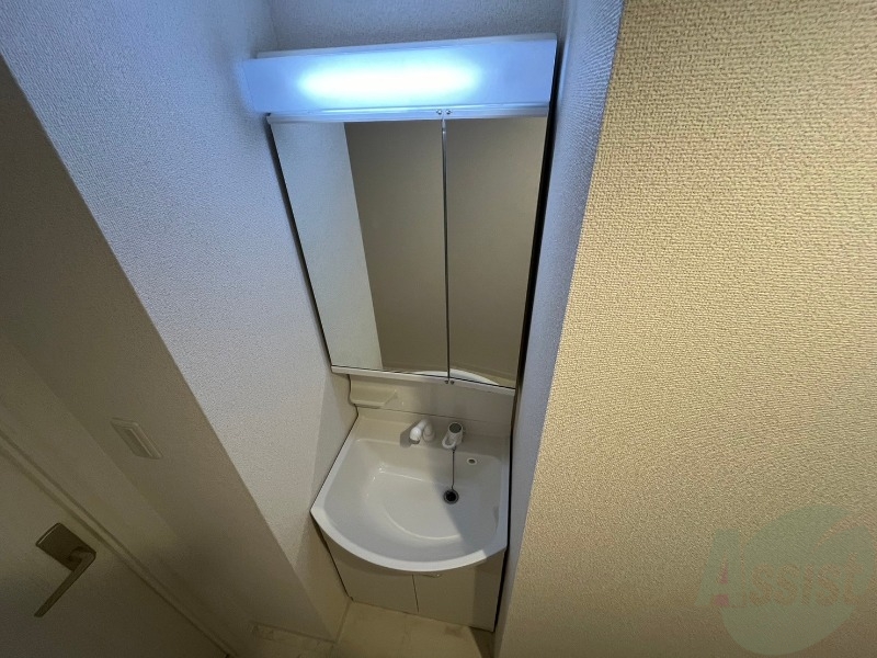 洗面設備　こちらに洗面台があります。朝の洗顔はこちらで。
