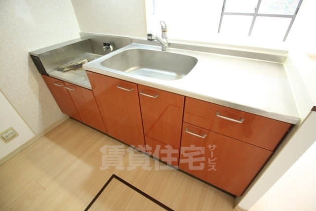 キッチン　同建物別部屋