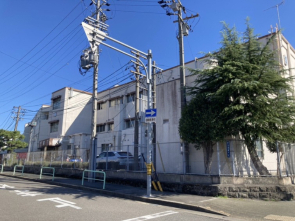 中学校　名古屋市立沢上中学校（中学校）まで574m