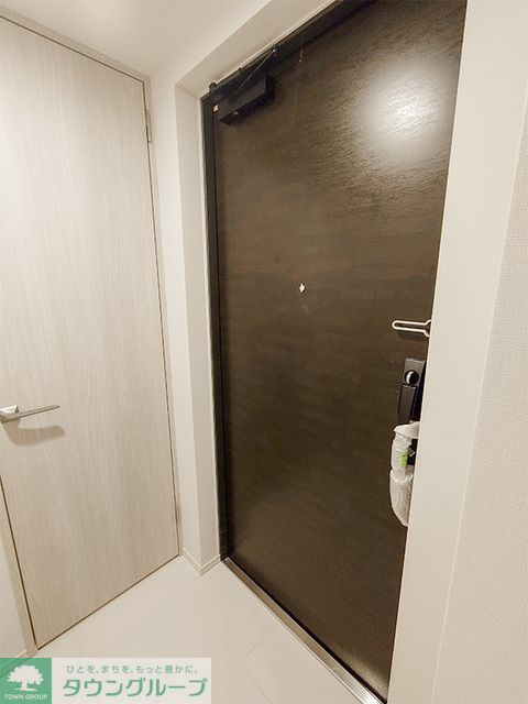 玄関　※写真は同タイプ住戸です。
