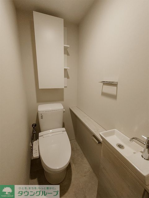 トイレ　※写真は同タイプ住戸です。