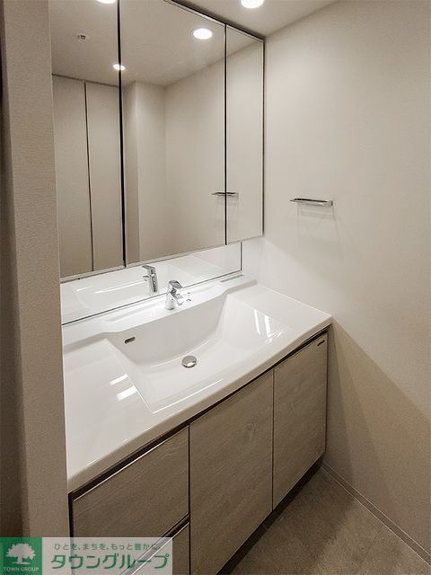 洗面設備　※写真は同タイプ住戸です。
