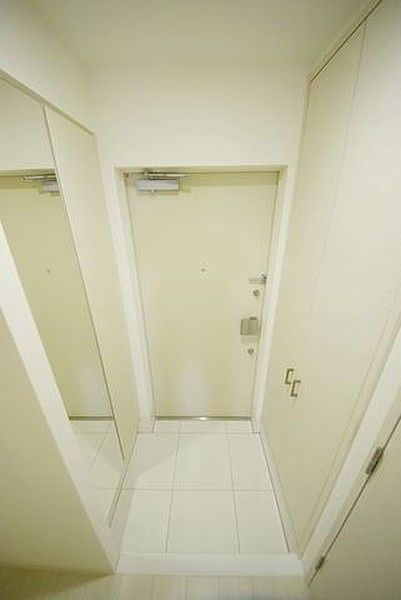 玄関　（別タイプ参考写真）フュージョナル上十条　北区上十条４