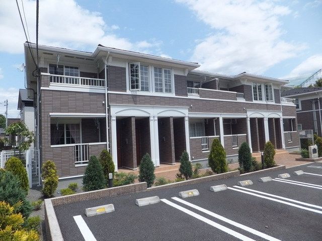 建物外観　★落ち着いた雰囲気の住宅街にありますよ★