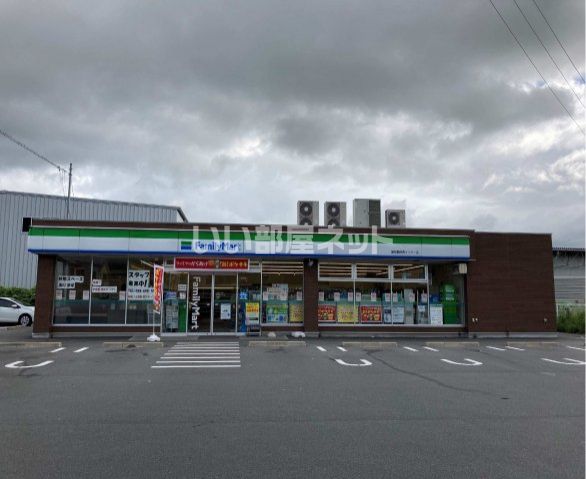 コンビニ　ファミリーマート藪田西インター店（コンビニ）まで955m