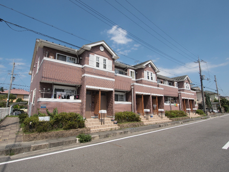 ＪＲ東海道本線 守山駅 バス乗車時間：25分 最寄りバス停で下車 徒歩3分 築21年